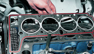 Замена прокладки головки блока цилиндров в двигателе автомобиля